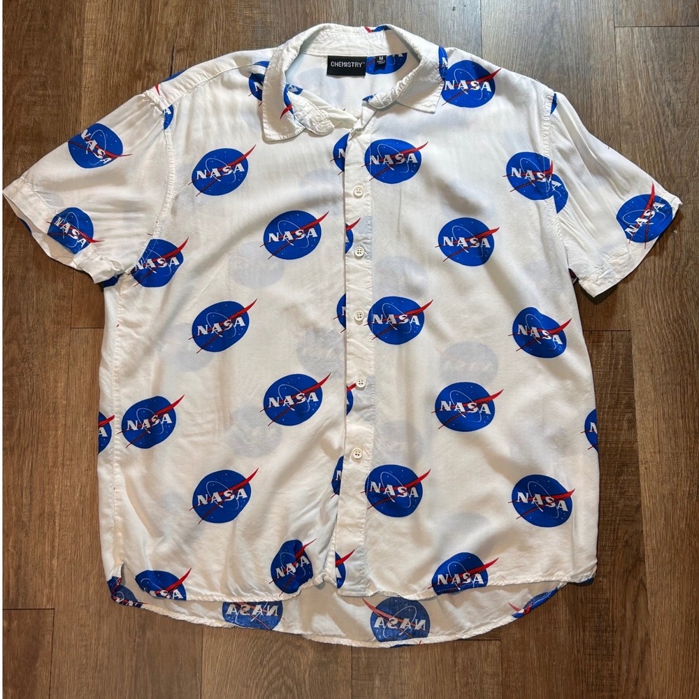 Chemistry NASA Logo Button Down Shirt Mens Medium White Rayon Short Sleeve Top